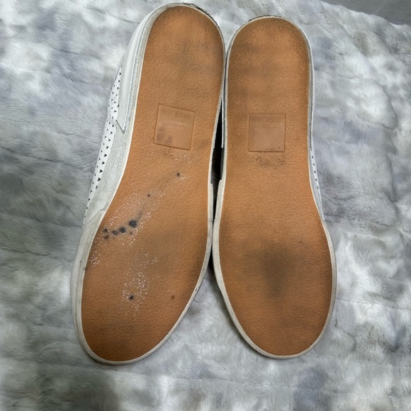 DOLCE VITA zina sneaker in zina perforated leather Size 9 - Picture 8 of 8